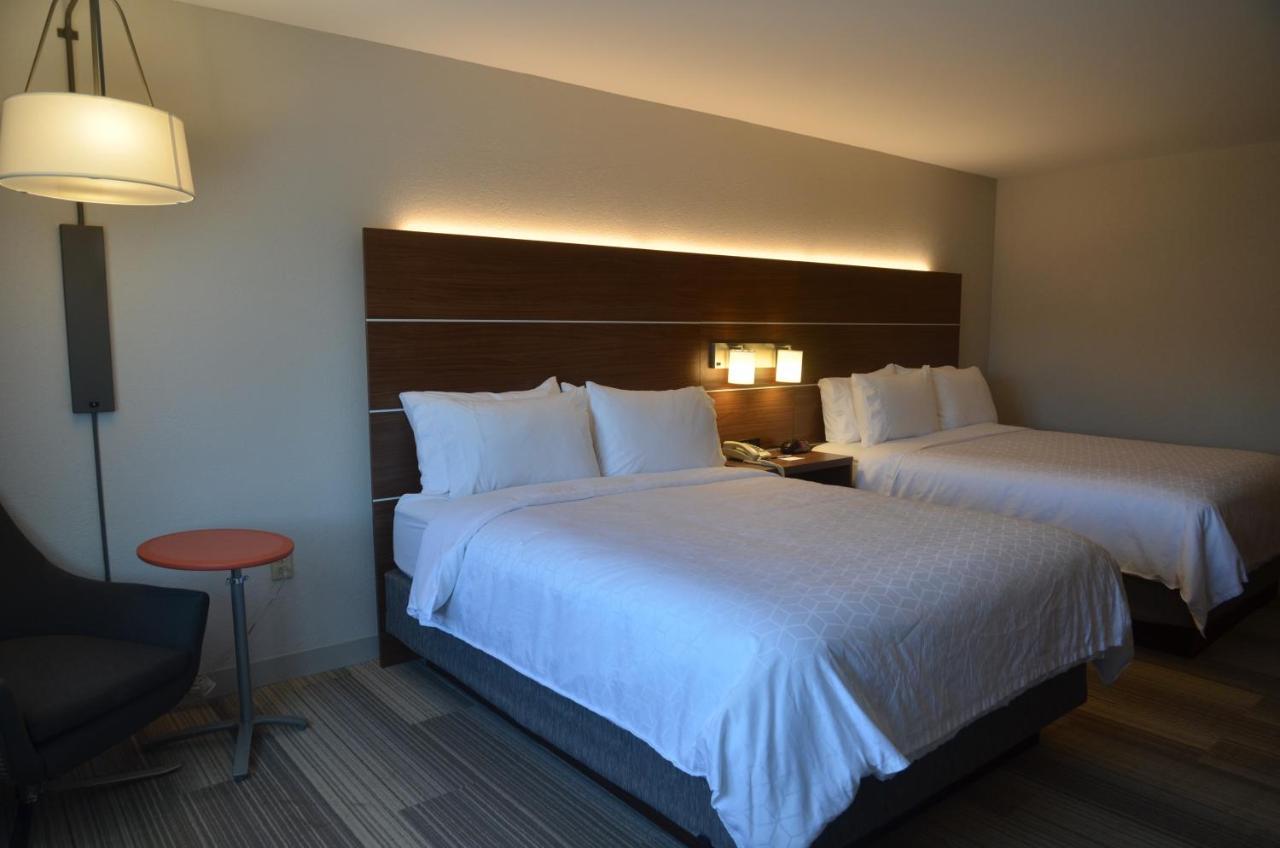 Holiday Inn Express Hotel & Suites Rochester By Ihg Exterior photo