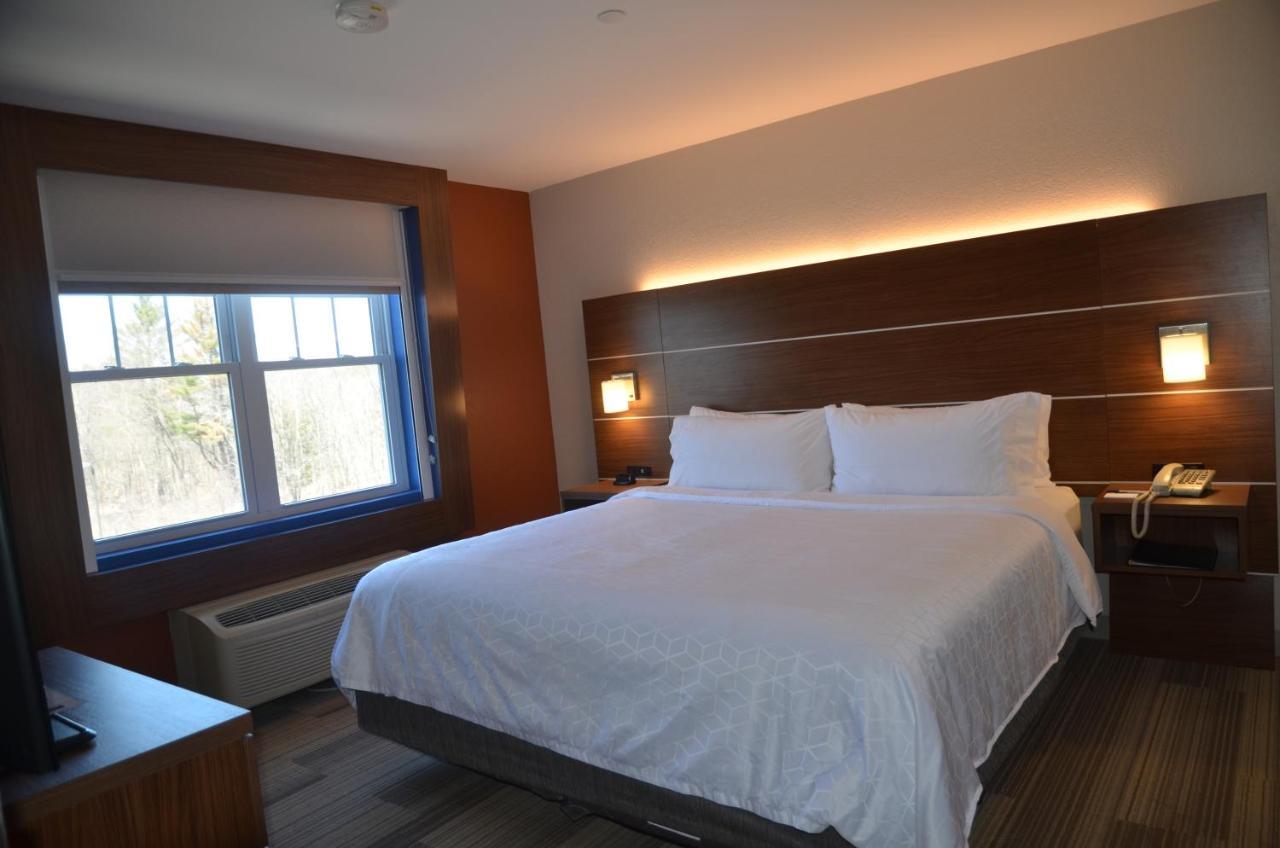Holiday Inn Express Hotel & Suites Rochester By Ihg Exterior photo