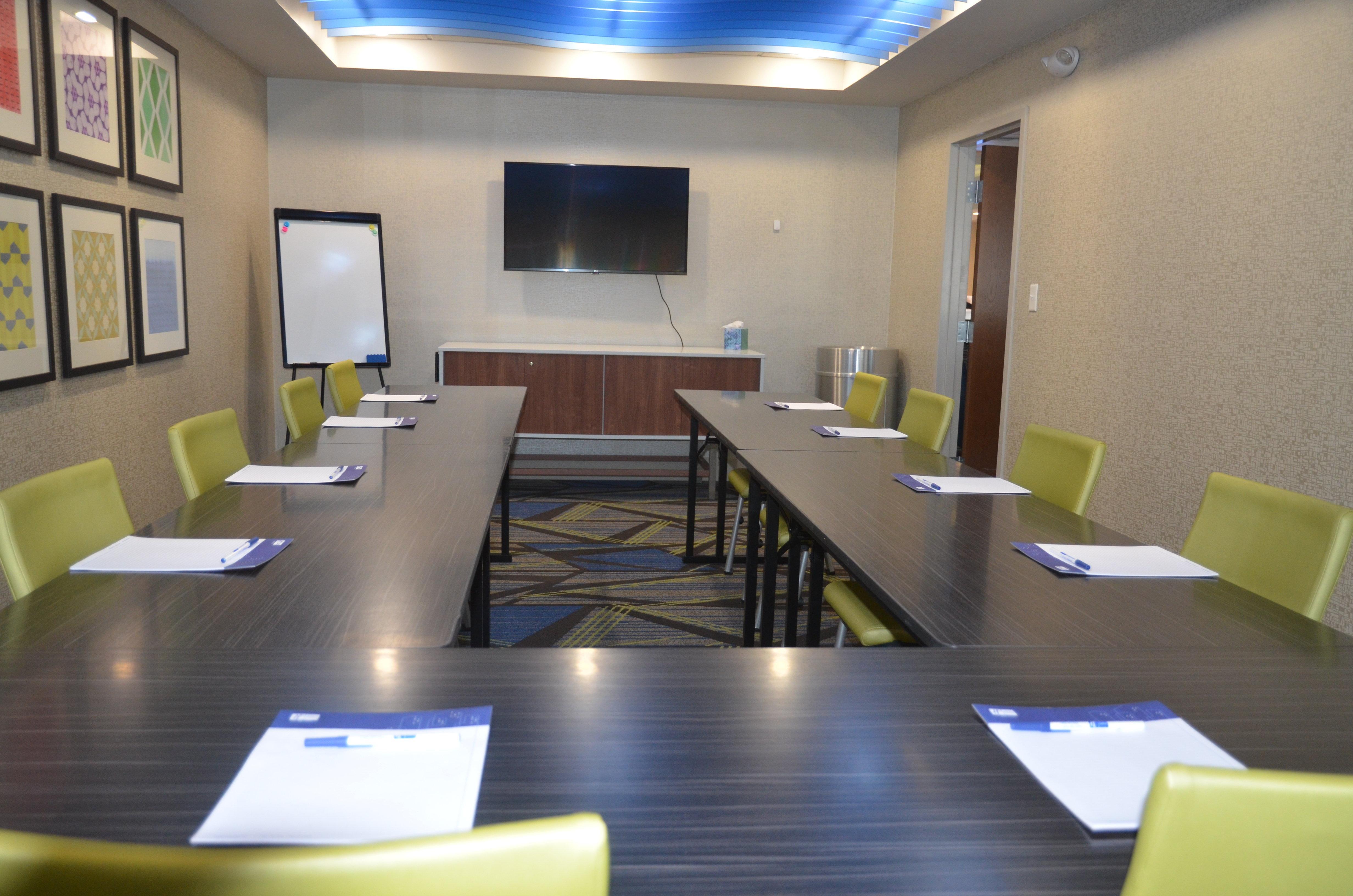 Holiday Inn Express Hotel & Suites Rochester By Ihg Exterior photo